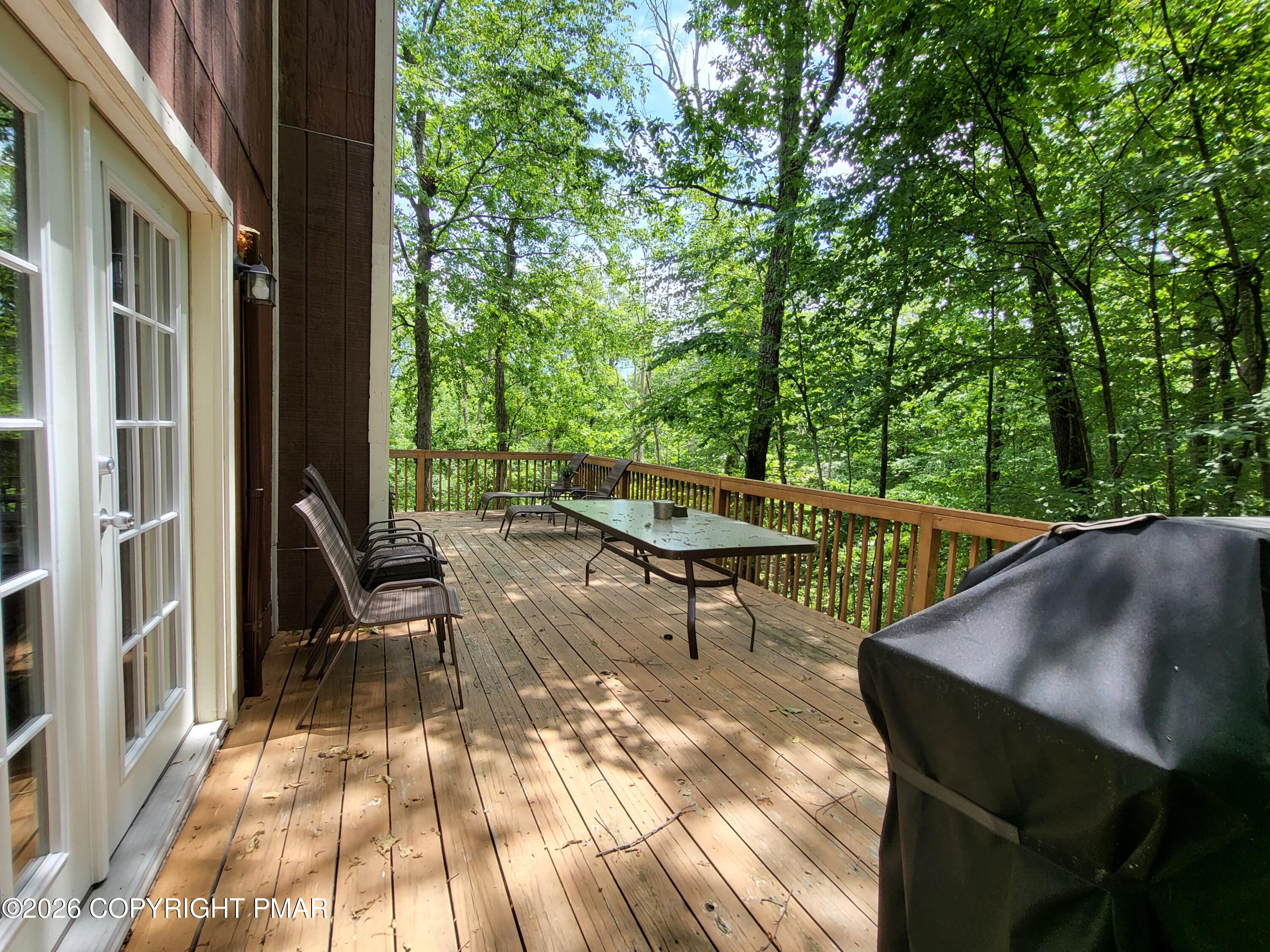 121 Park Court Bushkill, PA 18324 - Photo 42 of 76 1000093320