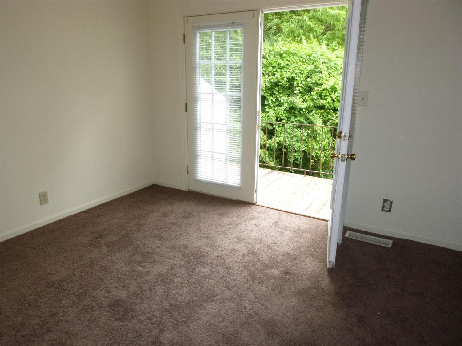701 Ridgeview Drive Frankfort, KY 40601 - Photo 10 of 12 Listing Photo