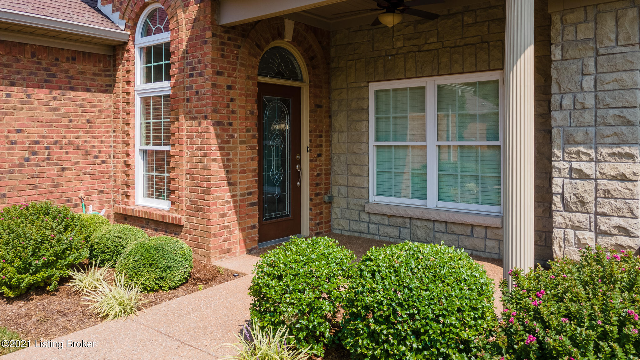 10607 Riva Road Louisville, KY 40223 - Photo 5 of 39 5