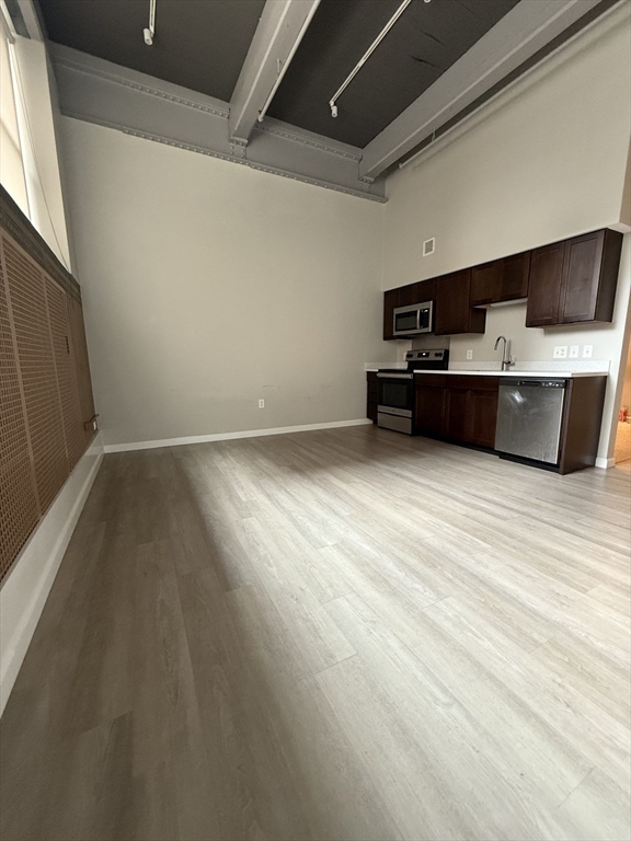 6 Chatham Street, Unit 103 Worcester, MA 01608 - Photo 2 of 7