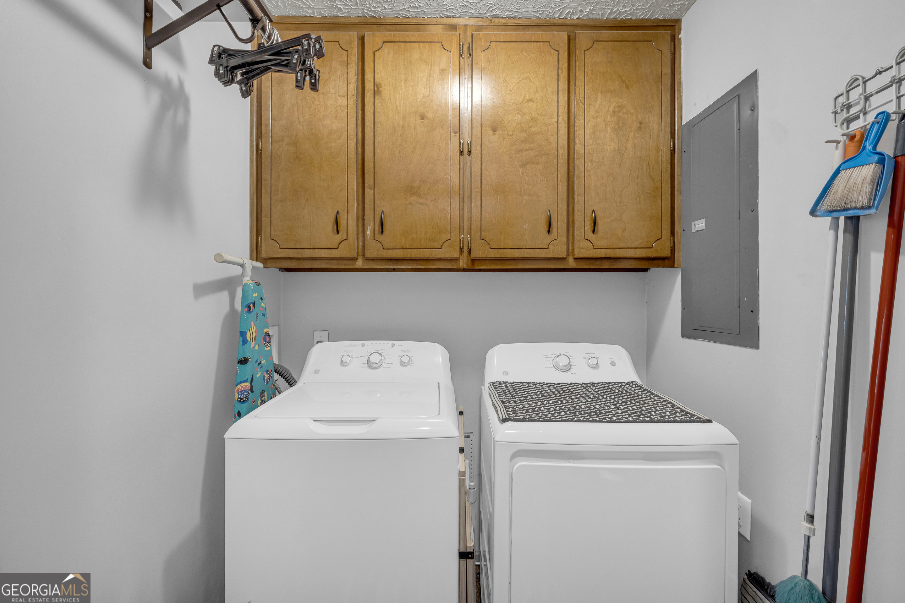233 Kennedy Sells Road Northwest Auburn, GA 30011 - Photo 24 of 52 a utility room with dryer and washer