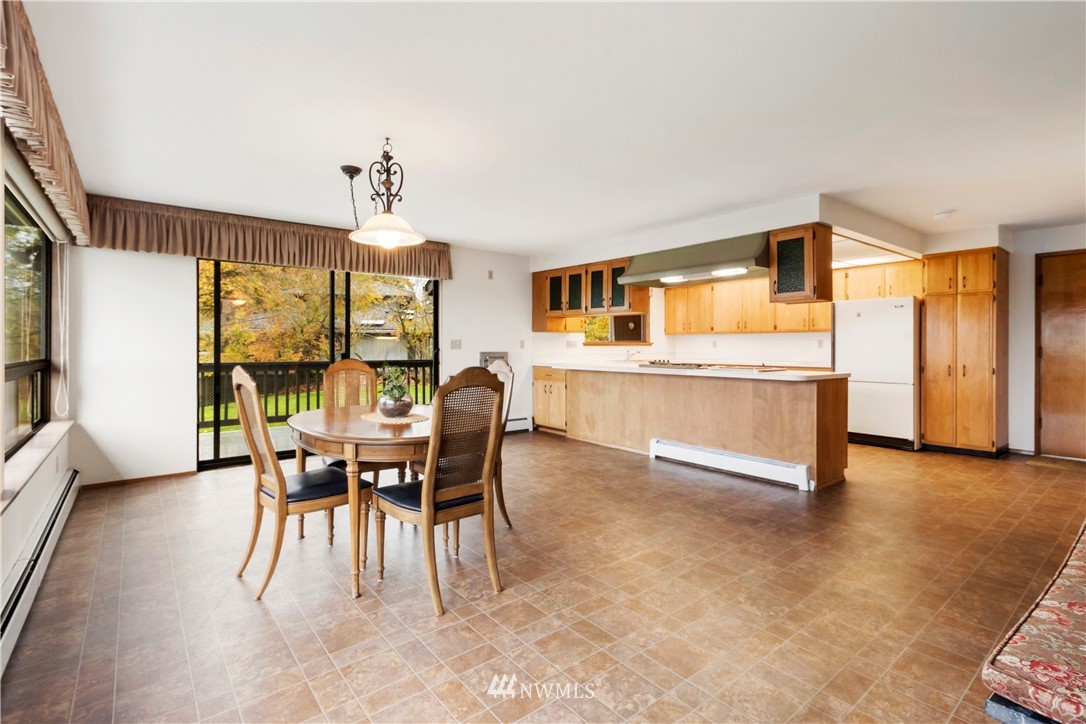25644 Lake Fenwick Road Kent, WA 98032 - Photo 10 of 36 Gallery Image 10