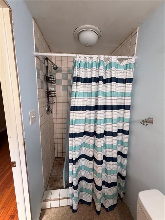 142 Community Park Road Freeport, PA 16229 - Photo 12 of 22 a bathroom with a sink and a shower
