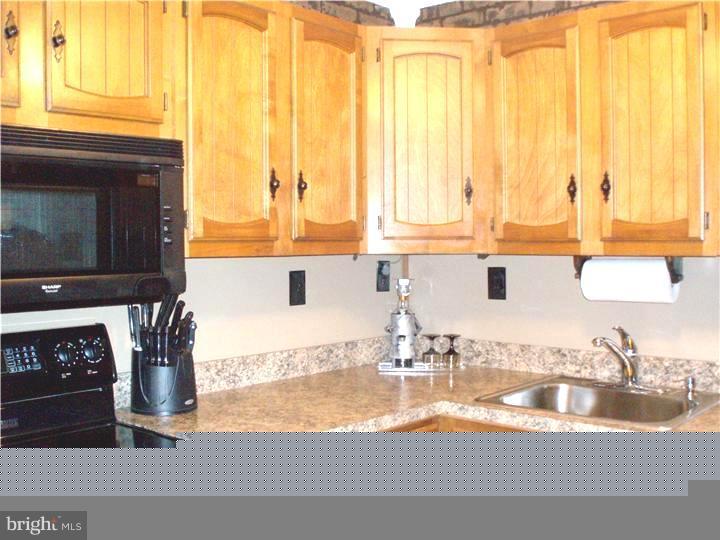 42 Margin Road Levittown, PA 19056 - Photo 15 of 24 Kitchen