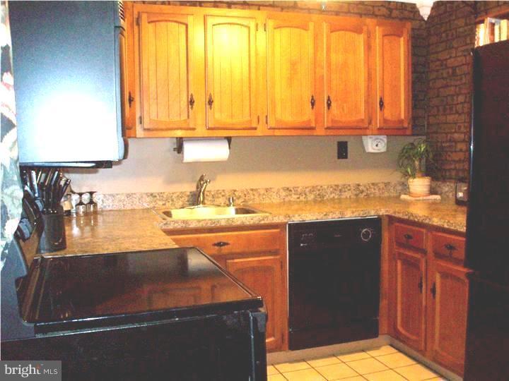 42 Margin Road Levittown, PA 19056 - Photo 17 of 24 Kitchen