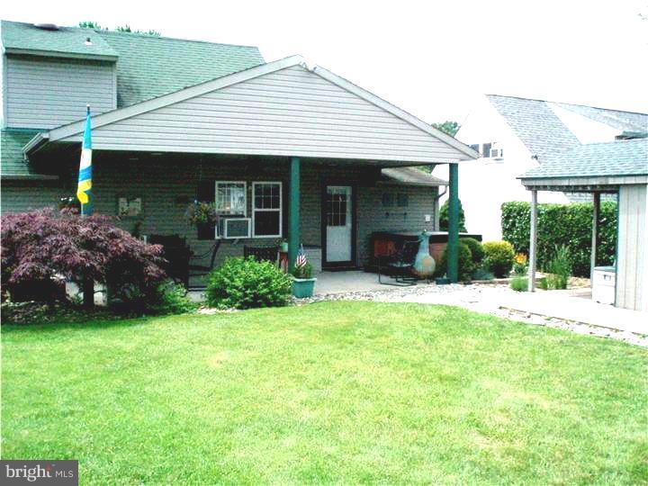 42 Margin Road Levittown, PA 19056 - Photo 4 of 24 Exterior Back