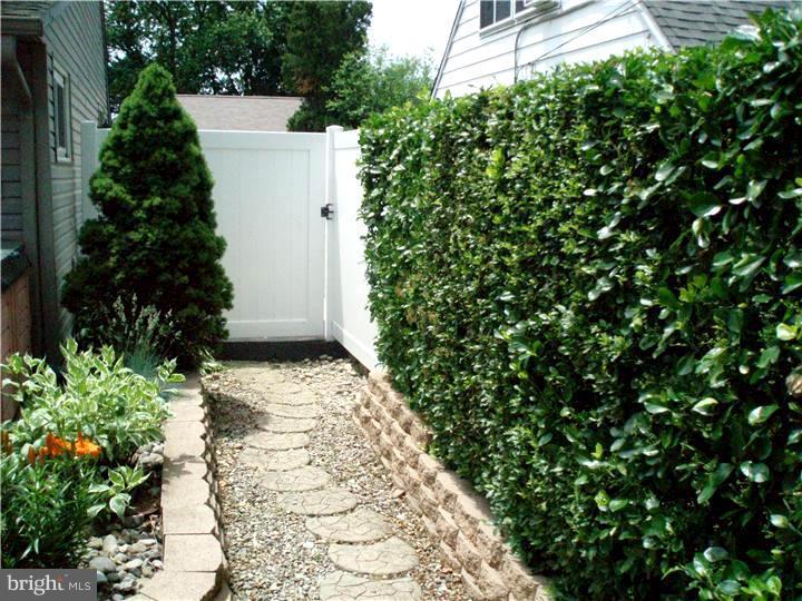 42 Margin Road Levittown, PA 19056 - Photo 6 of 24 Exterior Side