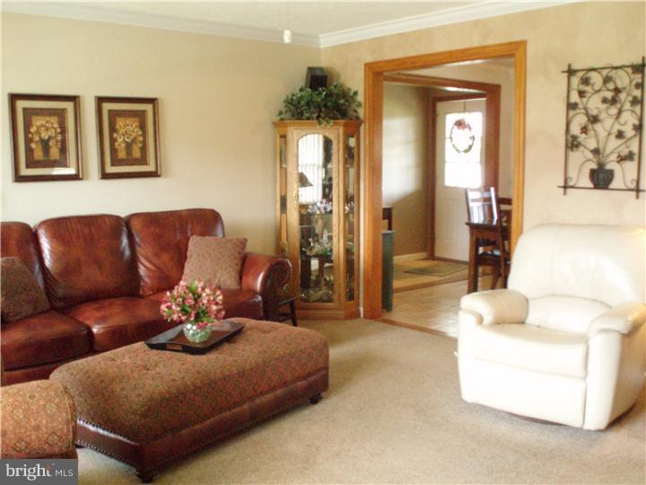 42 Margin Road Levittown, PA 19056 - Photo 8 of 24 Living Room