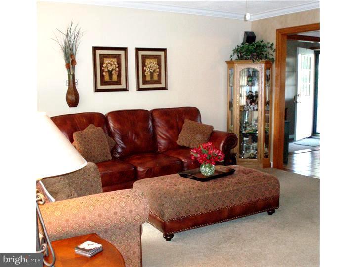 42 Margin Road Levittown, PA 19056 - Photo 10 of 24 Living Room