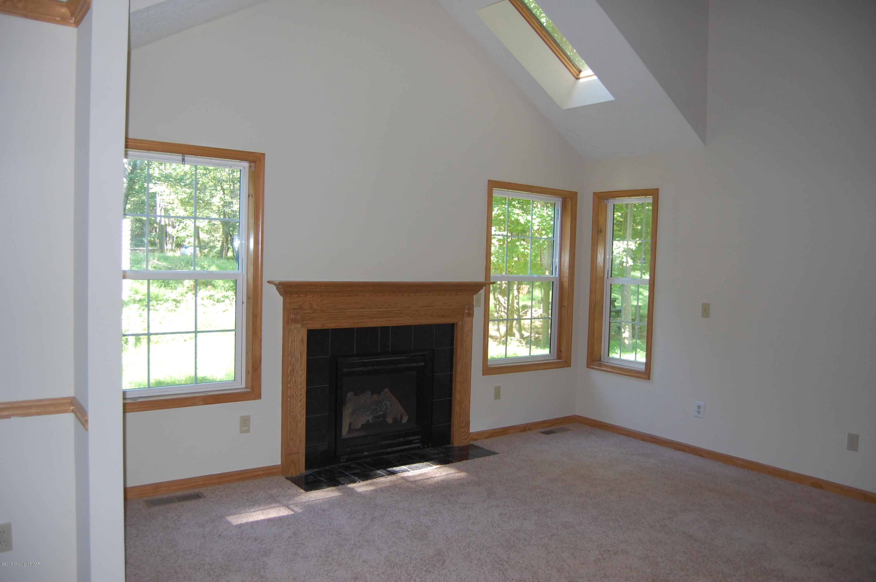 5139 Pine Tree Road Pocono Summit, PA 18346 - Photo 5 of 59 DSC_4750