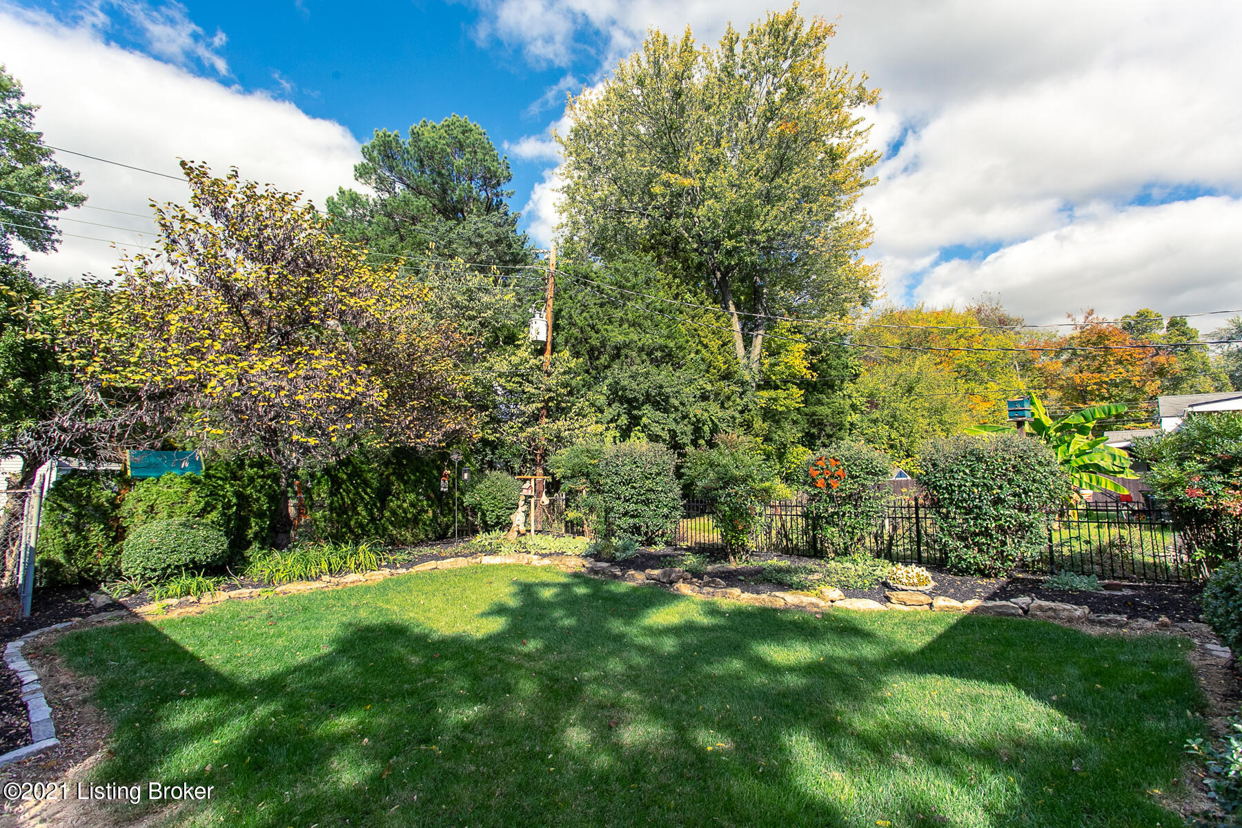 11909 Locust Road Louisville, KY 40243 - Photo 22 of 31 11909 Locust Rd-33