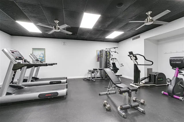 $299,900 | 450 Briarwood Circle, Unit 2, Hollywood, FL 33024