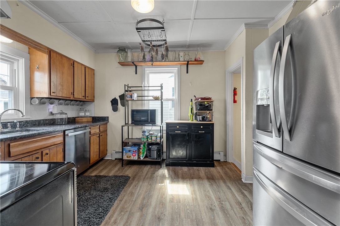 18 Bedlow Avenue Newport, RI 02840 - Photo 14 of 50 Large Kitchen with Granite Counters, Laminate Floor