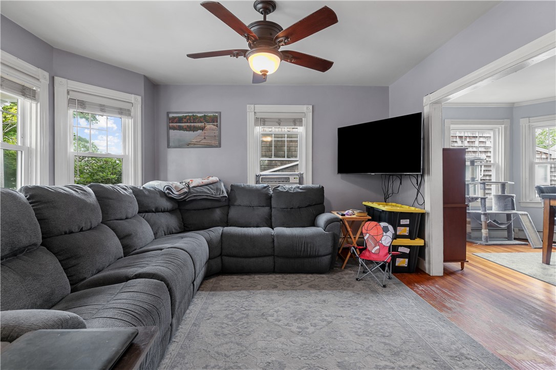 18 Bedlow Avenue Newport, RI 02840 - Photo 8 of 50 Large Living Room with Bay Window Area