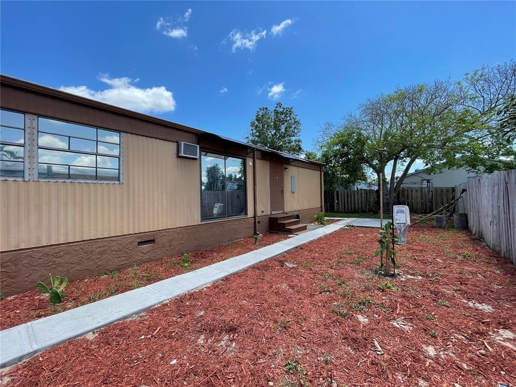 11868 Watergate Circle Boca Raton, FL 33428 - Photo 21 of 21 Unit 2: Side yard
