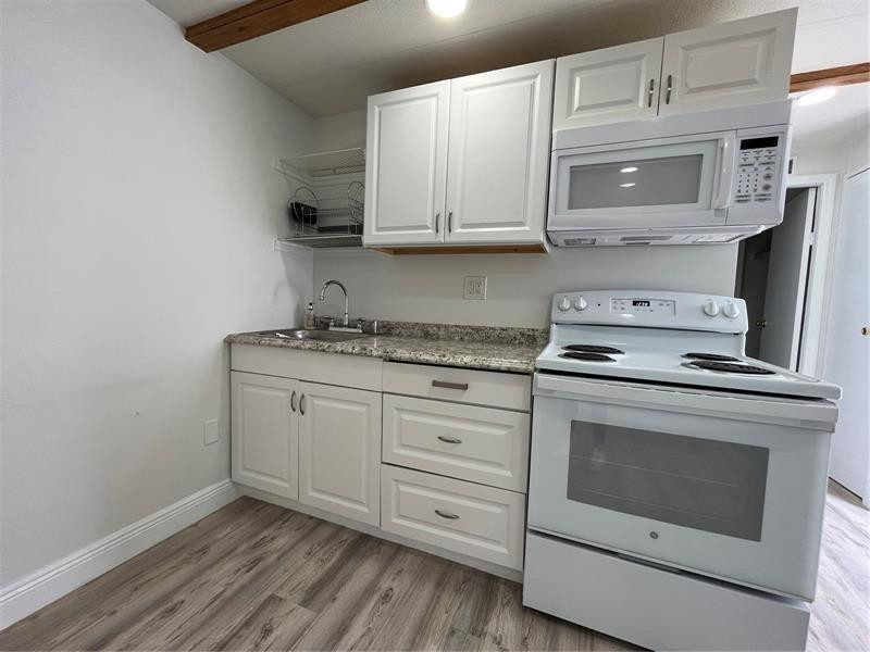 11868 Watergate Circle Boca Raton, FL 33428 - Photo 5 of 21 Unit 1: Kitchen