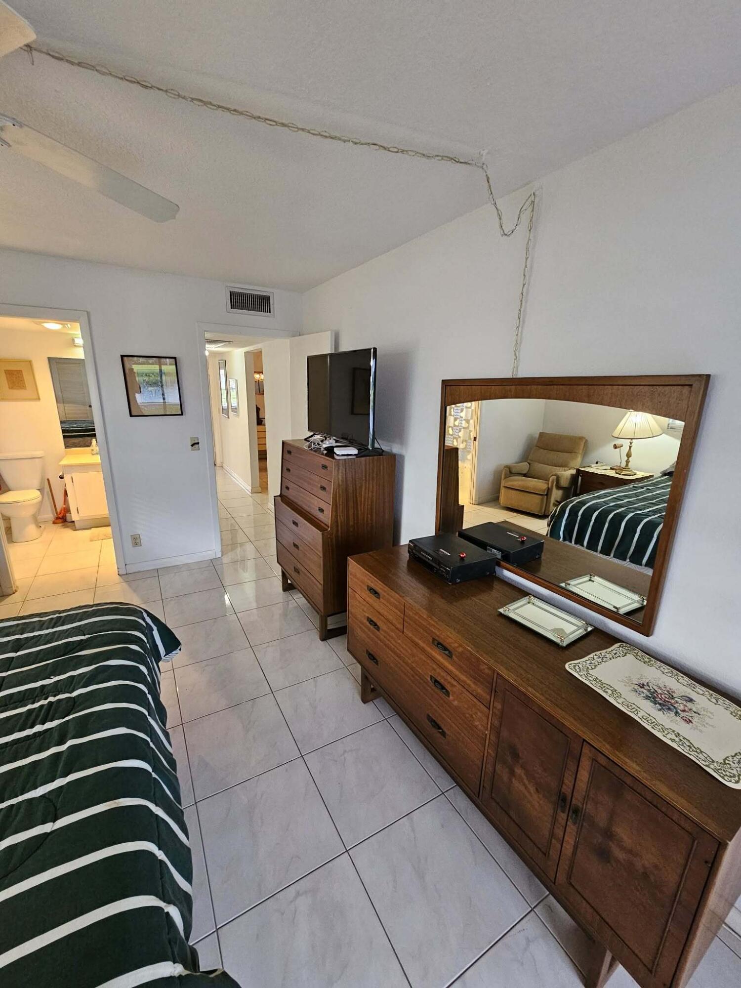 1039 Newcastle A Boca Raton, FL 33434 - Photo 15 of 40 22