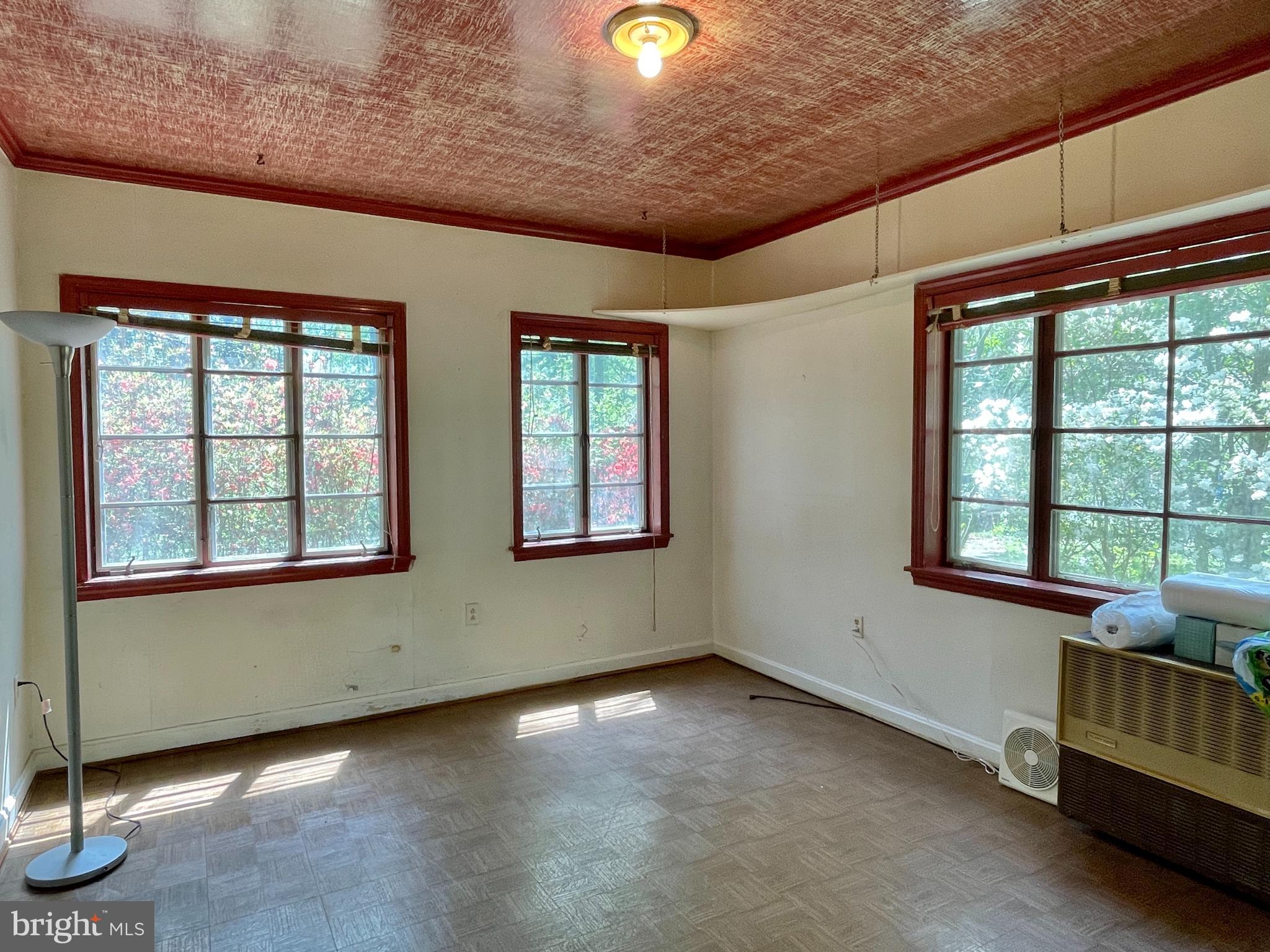 1617 Glenallan Avenue Silver Spring, MD 20902 - Photo 11 of 32 BR1 w lots of windows
