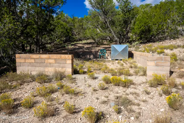 $225,000 | 887 North Whiskey Way, Seligman, AZ 86337