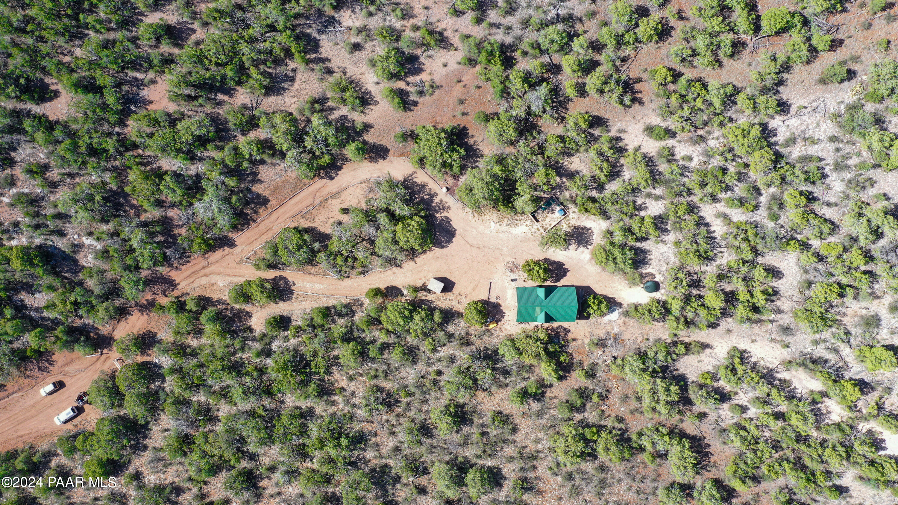 887 North Whiskey Way Seligman, AZ 86337 - Photo 24 of 36 a view of a garden with a tree