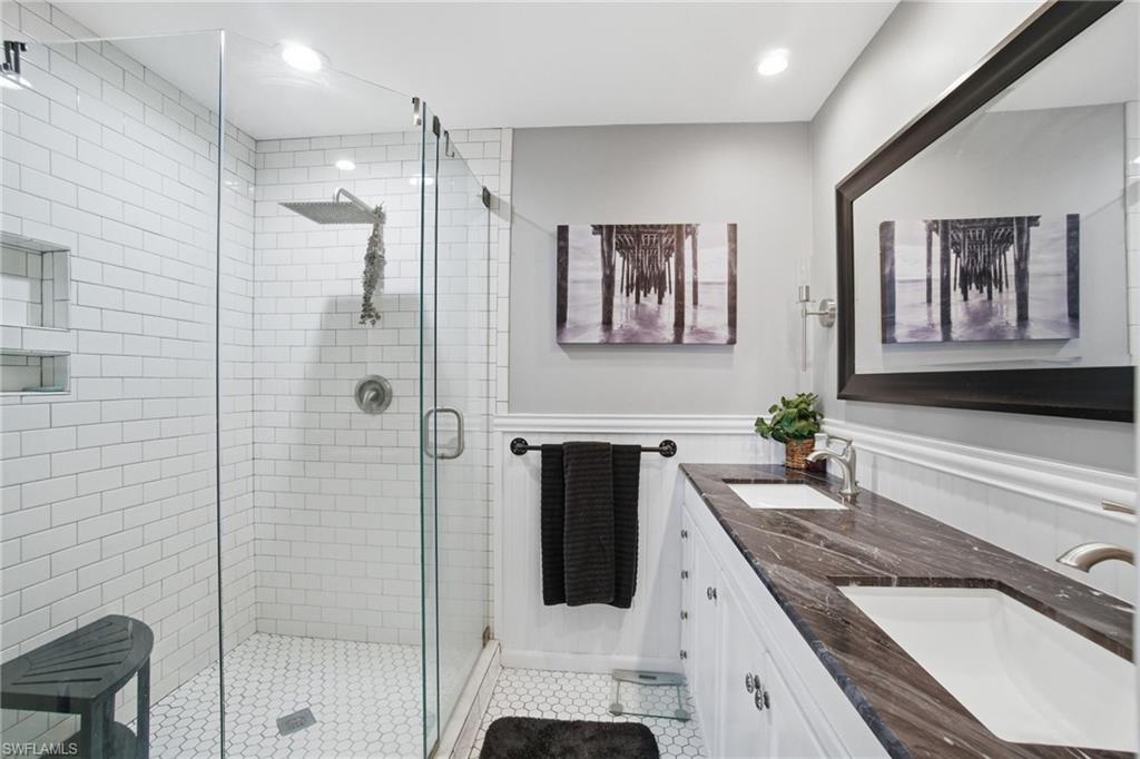 1286 Venetian Way Naples, FL 34110 - Photo 12 of 46