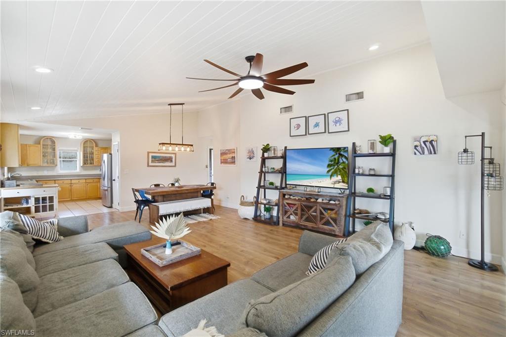 1286 Venetian Way Naples, FL 34110 - Photo 3 of 46