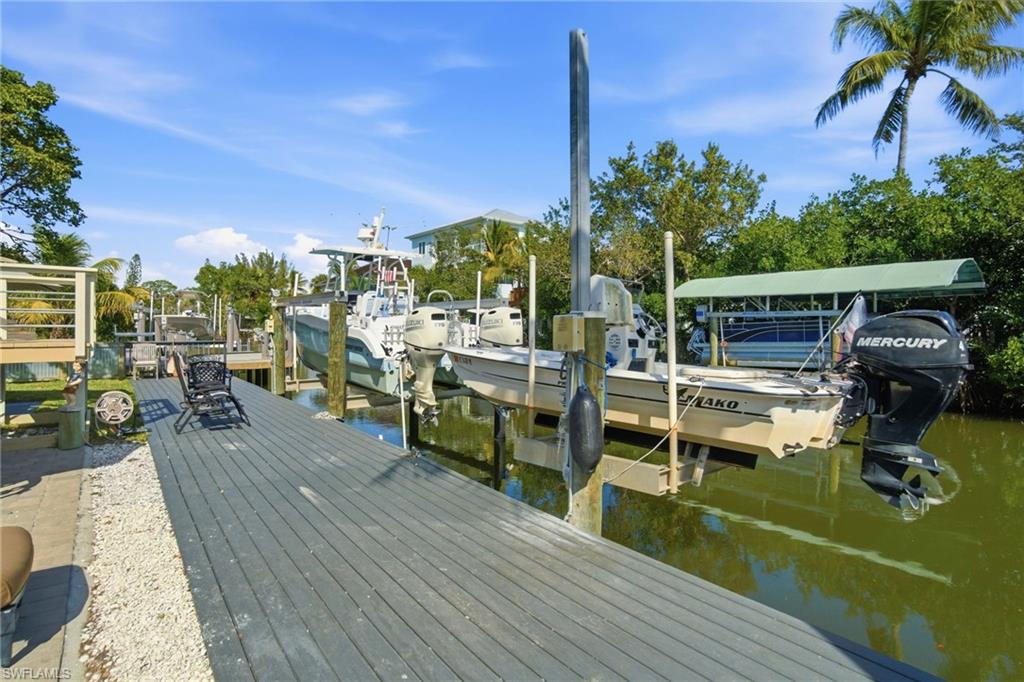 1286 Venetian Way Naples, FL 34110 - Photo 37 of 46