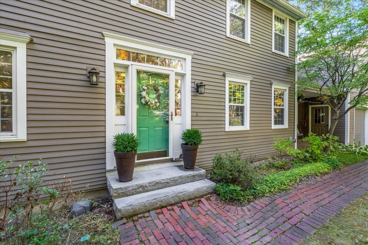 38 Old Farm Road Bedford, NH 03110 - Photo 2 of 60 Gallery Image 2