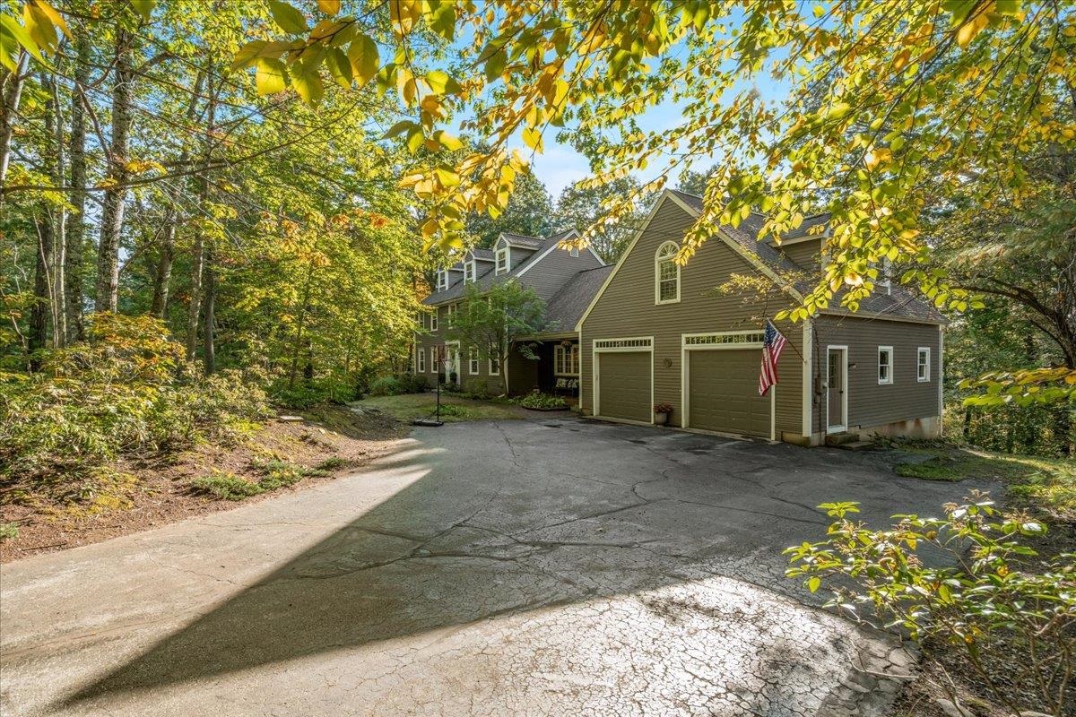 38 Old Farm Road Bedford, NH 03110 - Photo 4 of 60 Gallery Image 4