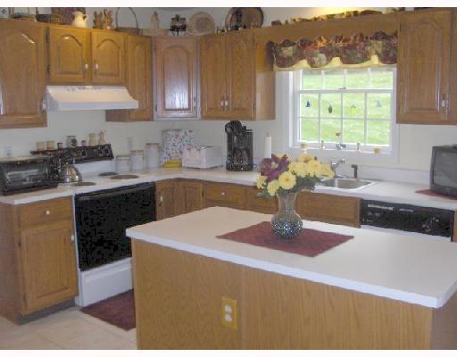 369 Kriess Road Renfrew, PA 16053 - Photo 4 of 12 Kitchen.