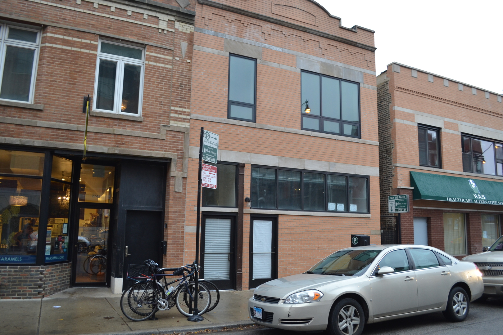 2747 West Armitage Avenue, Unit 2R, Chicago, IL 60647 Compass