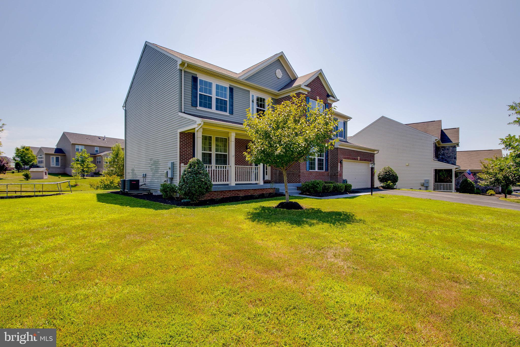 5952 Hunter Crest Road Woodbridge, VA 22193 - Photo 2 of 44