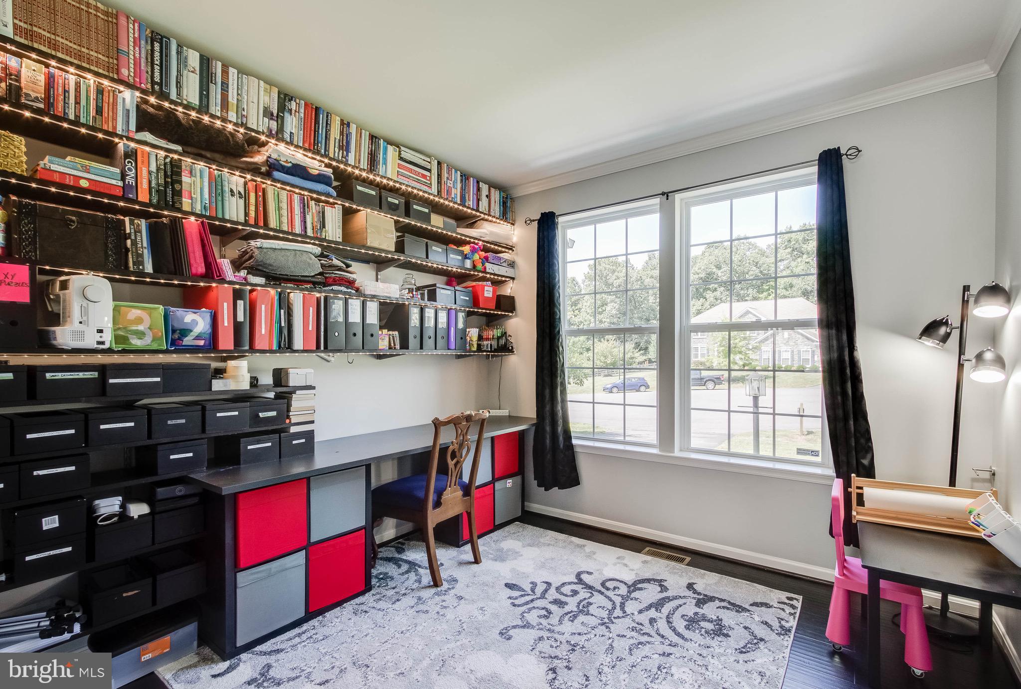 5952 Hunter Crest Road Woodbridge, VA 22193 - Photo 16 of 44 Study with lots of light