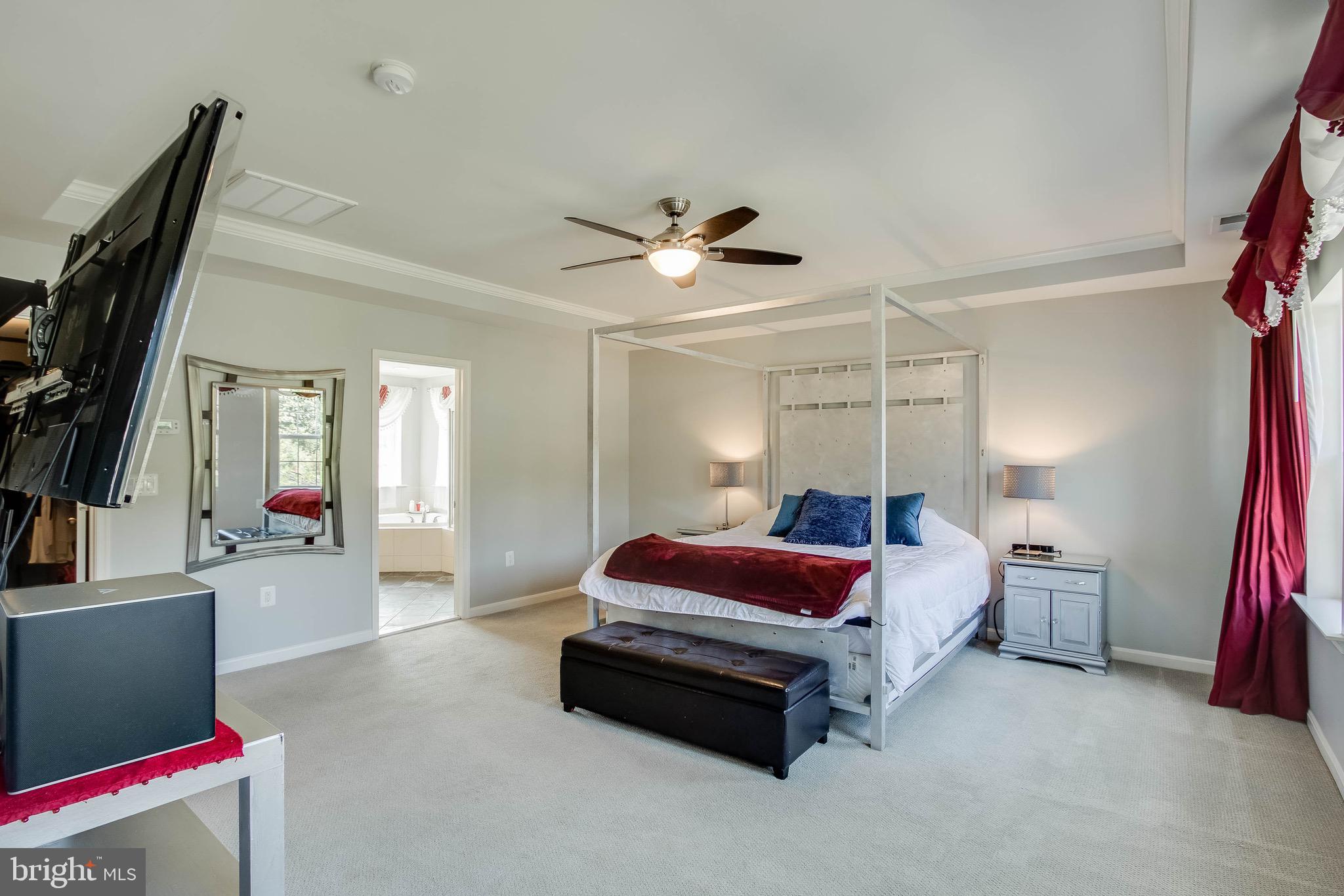 5952 Hunter Crest Road Woodbridge, VA 22193 - Photo 22 of 44 Master Bedroom with ceiling fan
