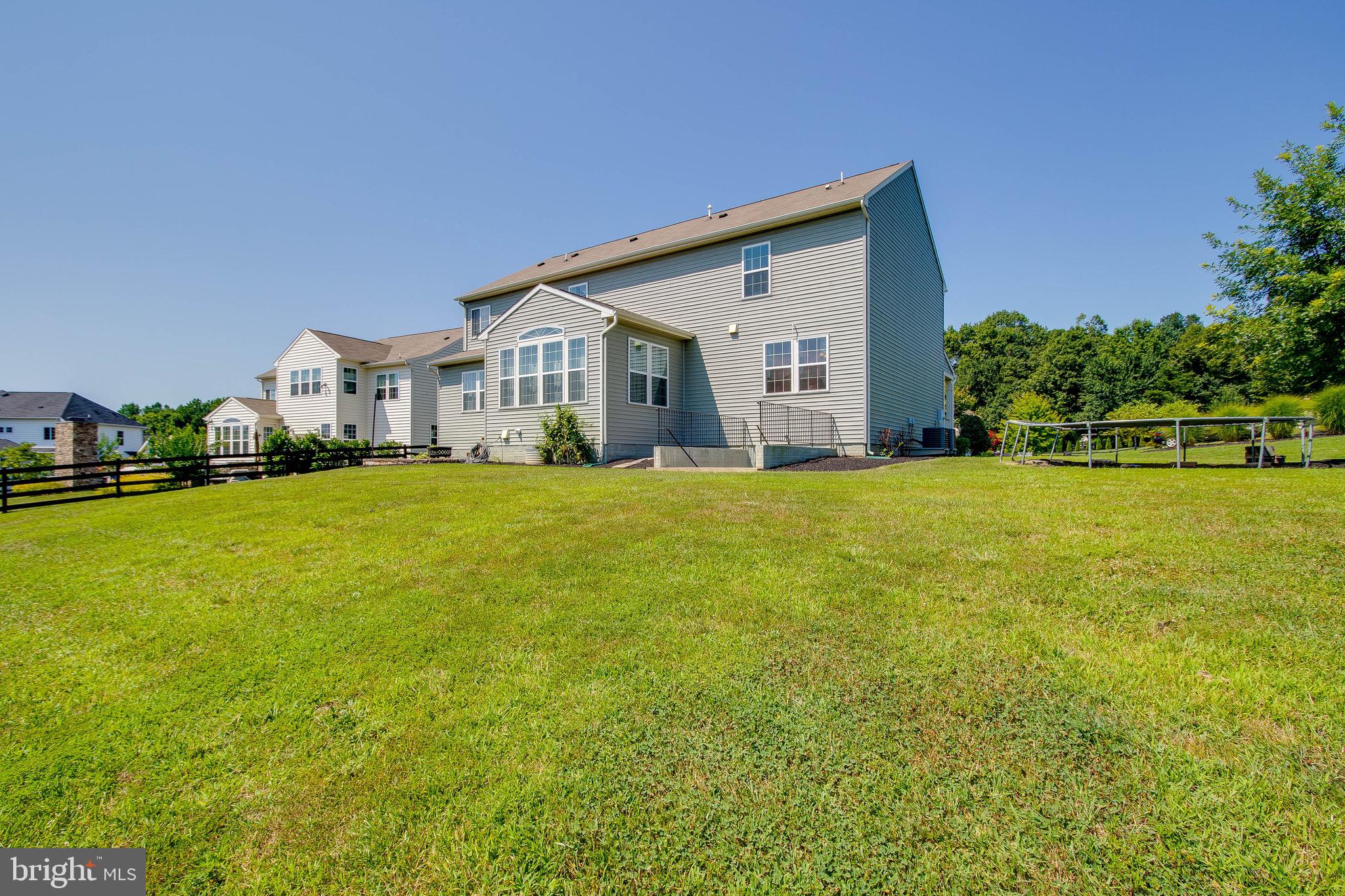 5952 Hunter Crest Road Woodbridge, VA 22193 - Photo 43 of 44 Rear view