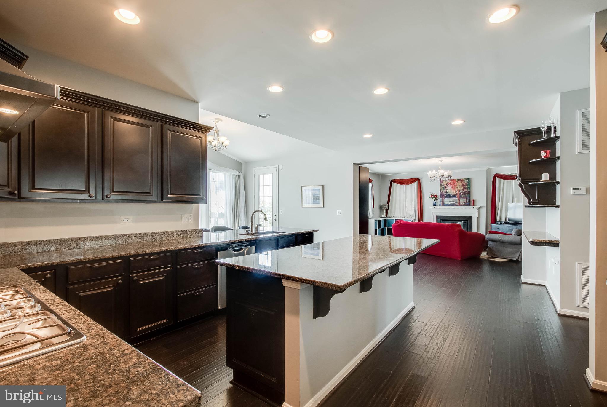 5952 Hunter Crest Road Woodbridge, VA 22193 - Photo 7 of 44 Kitchen with granite countertops