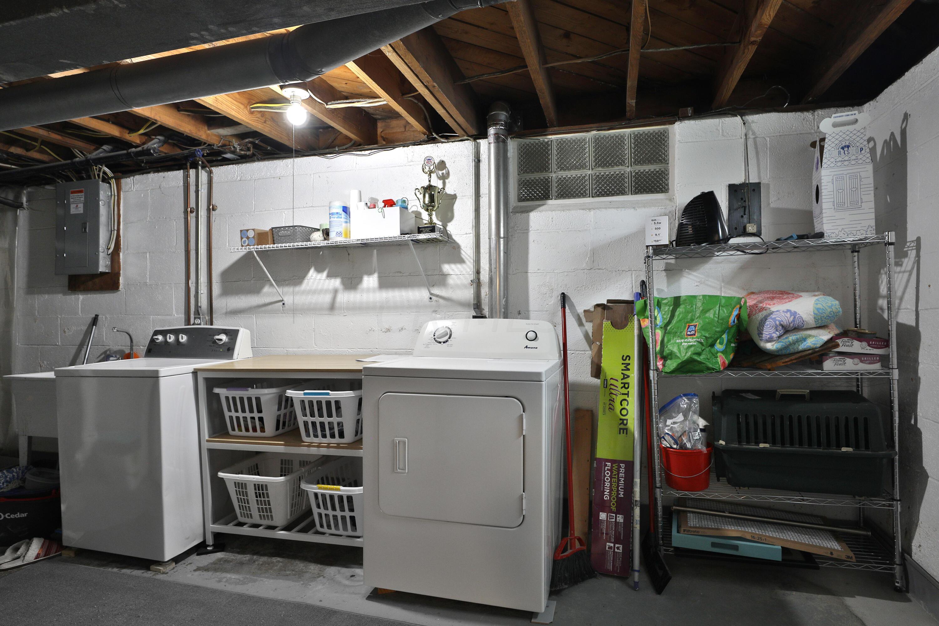 562 Northridge Road Columbus, OH 43214 - Photo 35 of 45 Laundry Area