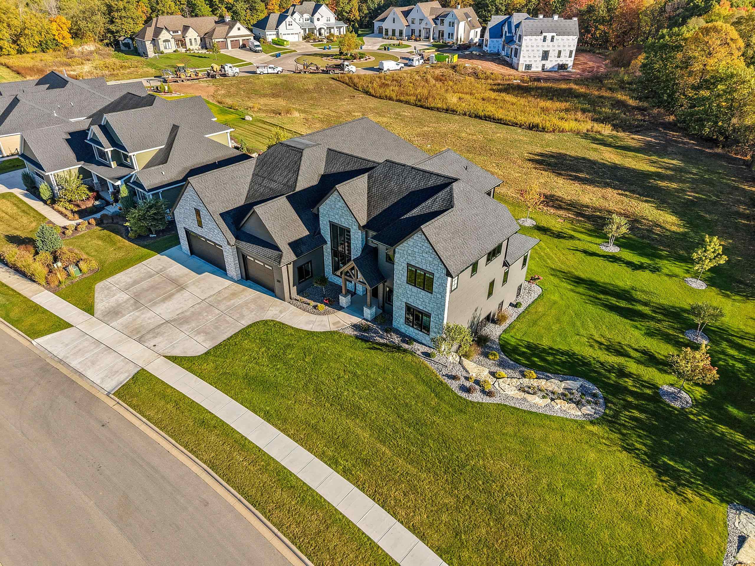2011 Labyrinth Lane De Pere, WI 54115 - Photo 3 of 86