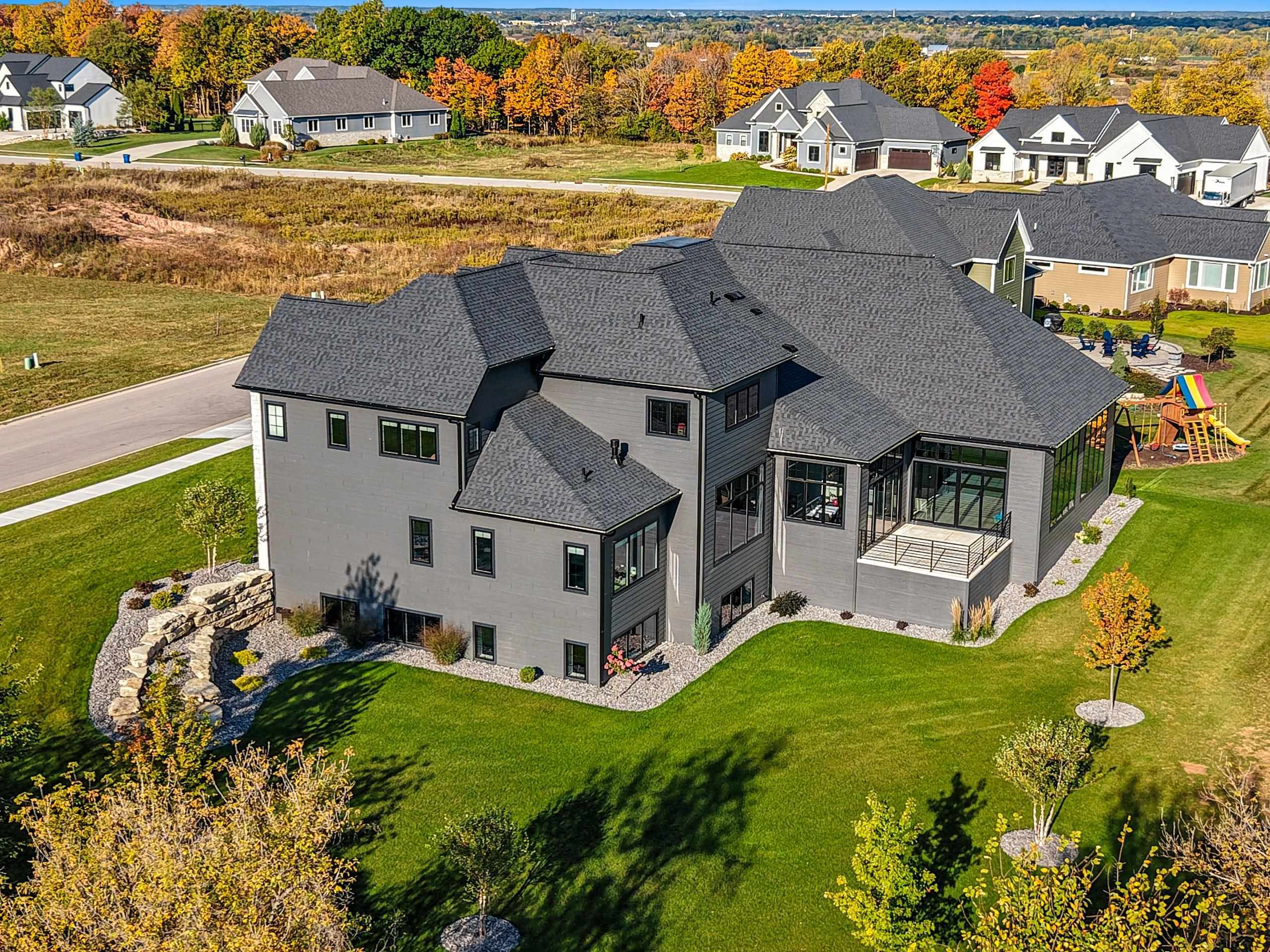 2011 Labyrinth Lane De Pere, WI 54115 - Photo 5 of 86