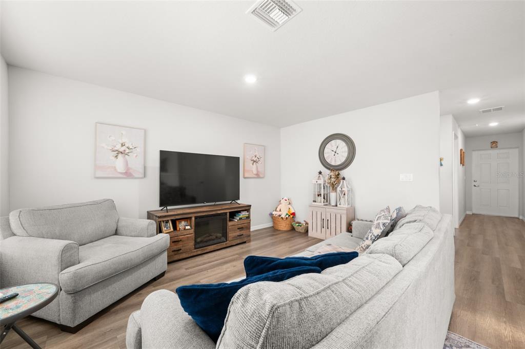 1456 Stone Ridge Circle Sebring, FL 33870 - Photo 4 of 37