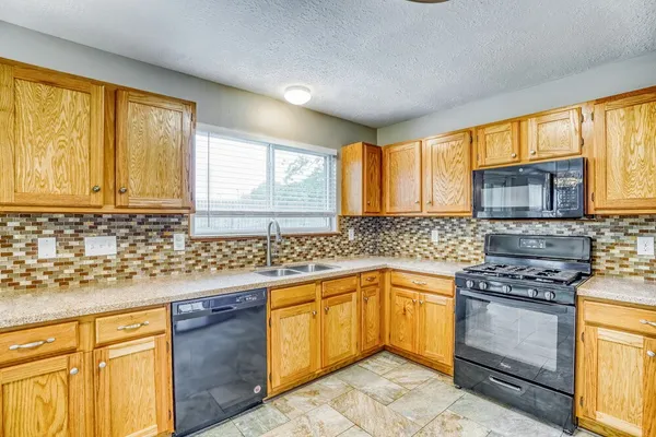 $2,410 | 2014 Harbour Cove Drive, Seabrook, TX 77586
