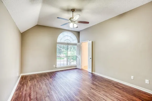 $2,410 | 2014 Harbour Cove Drive, Seabrook, TX 77586