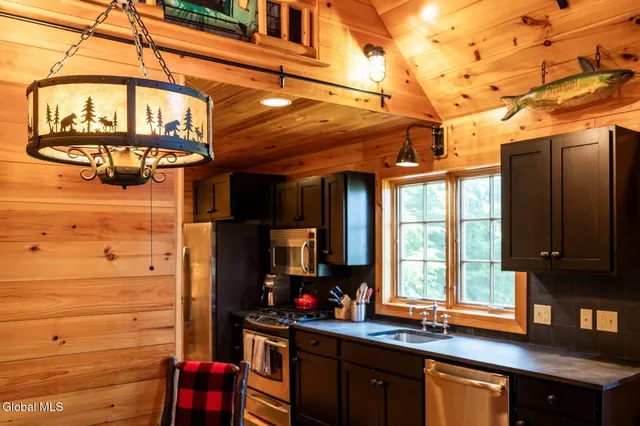 $550,000 | 14 Latham Road, Lake George, NY 12845