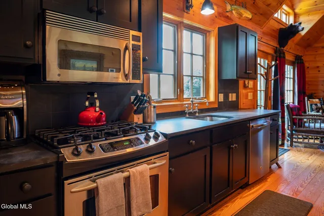 $550,000 | 14 Latham Road, Lake George, NY 12845