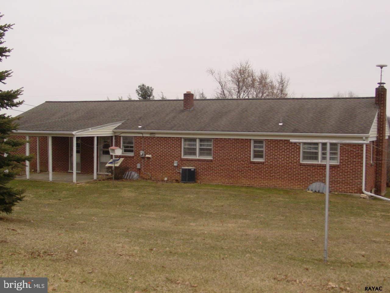23 Merrin Road York, PA 17402 - Photo 2 of 36 Gallery Image 2