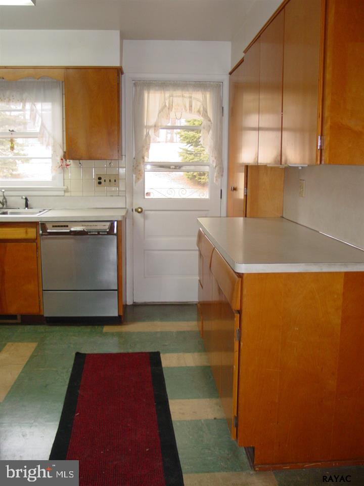 23 Merrin Road York, PA 17402 - Photo 11 of 36 Gallery Image 11