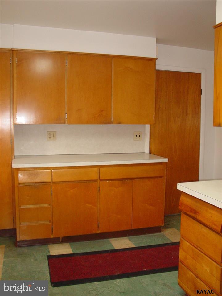 23 Merrin Road York, PA 17402 - Photo 14 of 36 Gallery Image 14