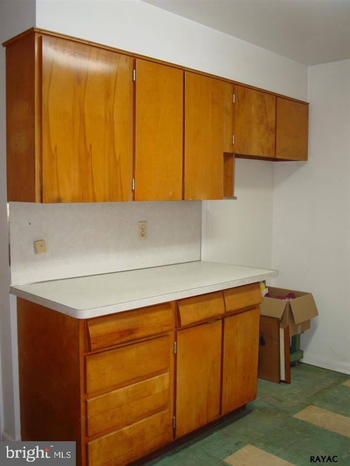 23 Merrin Road York, PA 17402 - Photo 15 of 36 Gallery Image 15