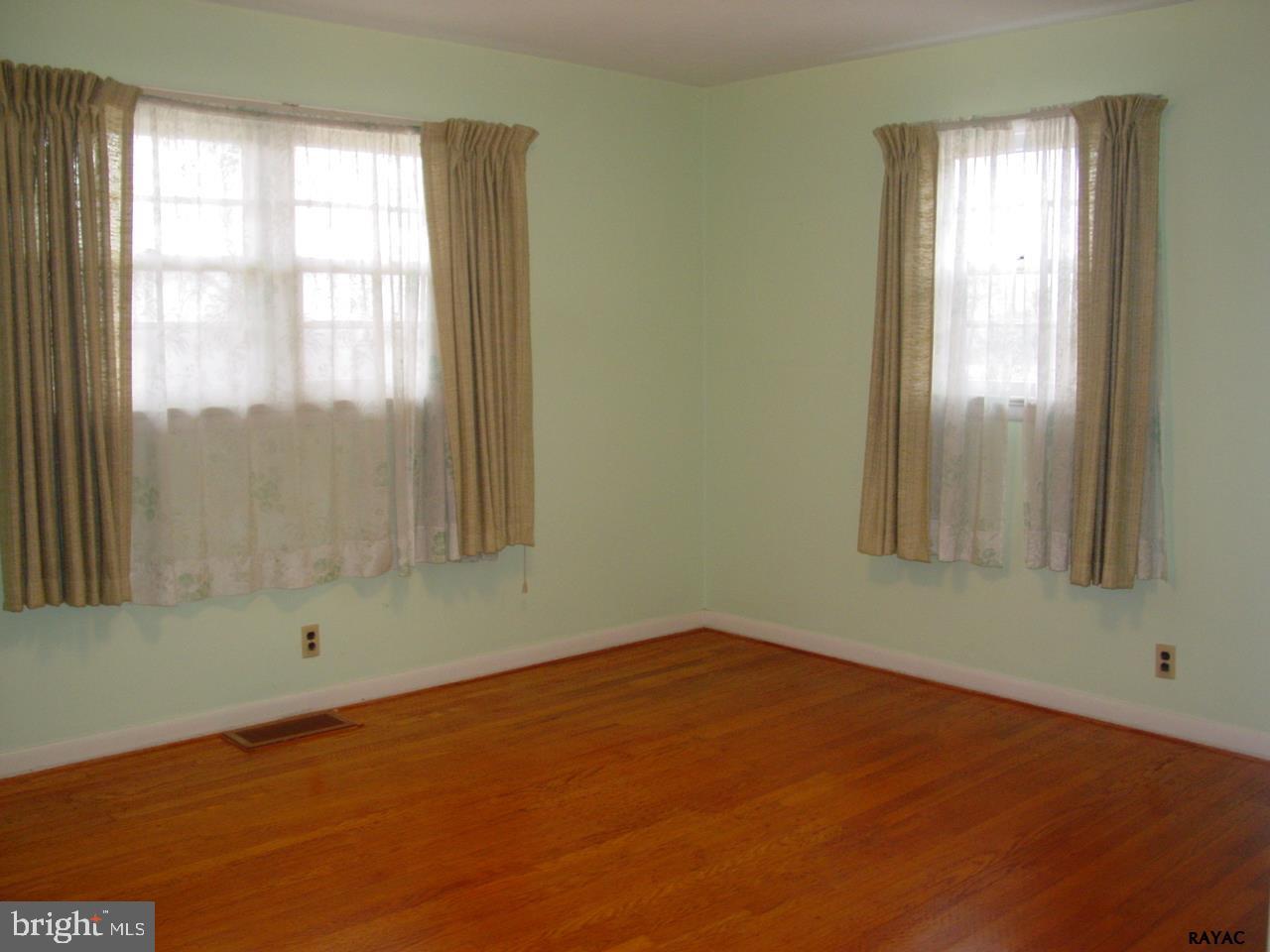 23 Merrin Road York, PA 17402 - Photo 18 of 36 Gallery Image 18