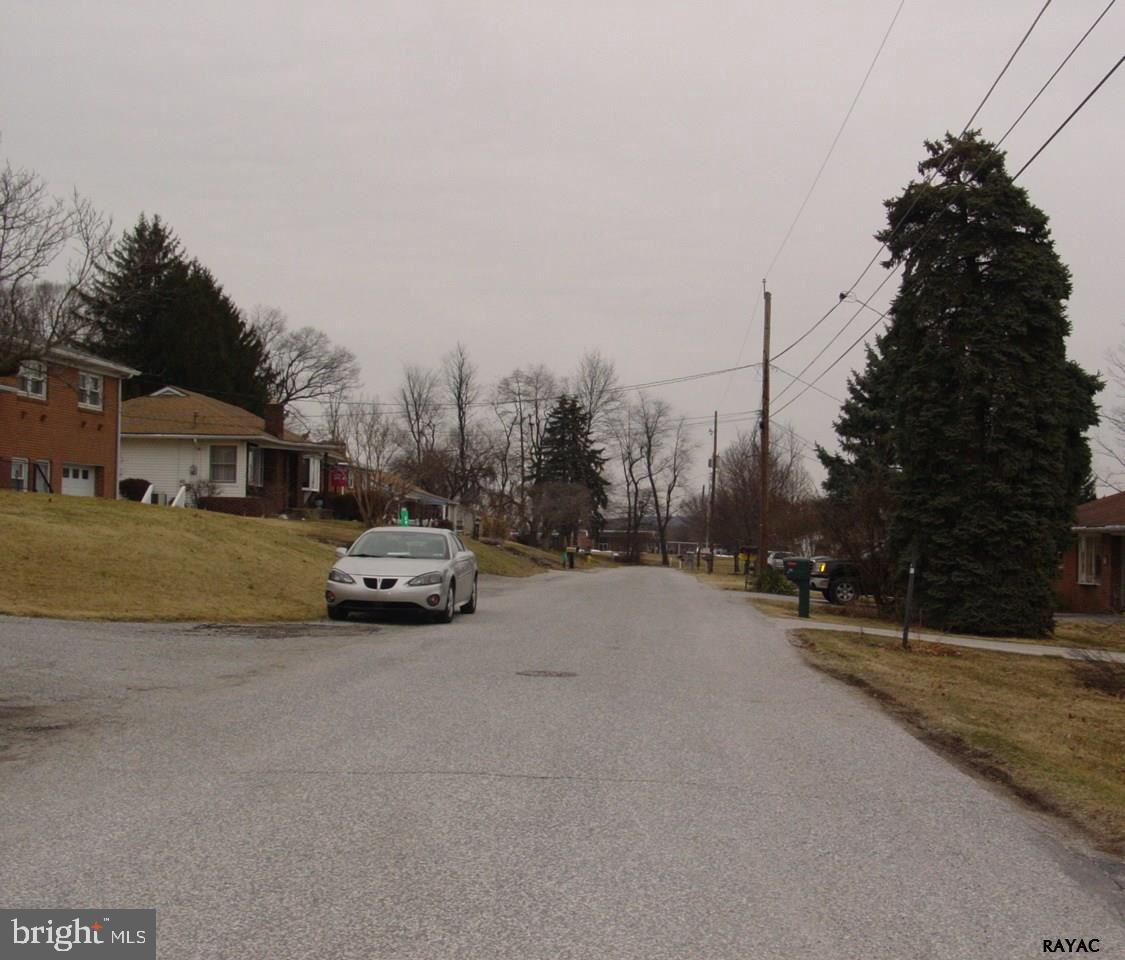 23 Merrin Road York, PA 17402 - Photo 31 of 36 Gallery Image 31